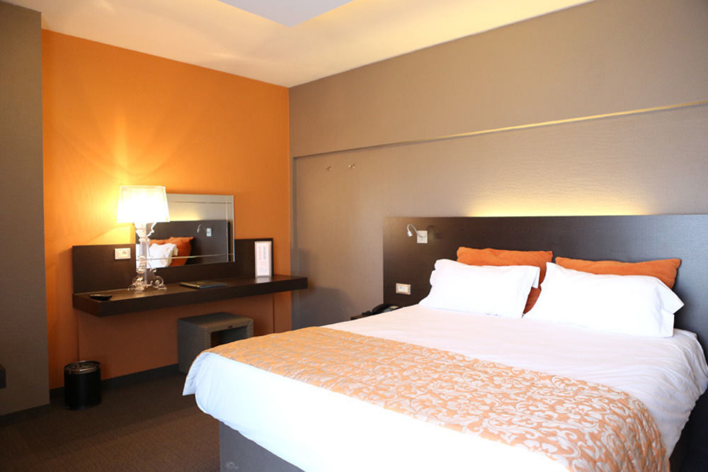 איפר Ariane Hotel מראה חיצוני תמונה